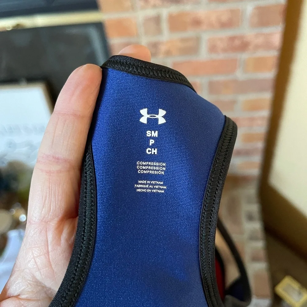 Under Armour USA Sports Athletic Bra Size - Picture 5 of 6